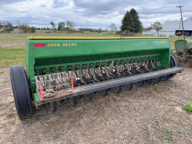 john-deere-8200-image-5