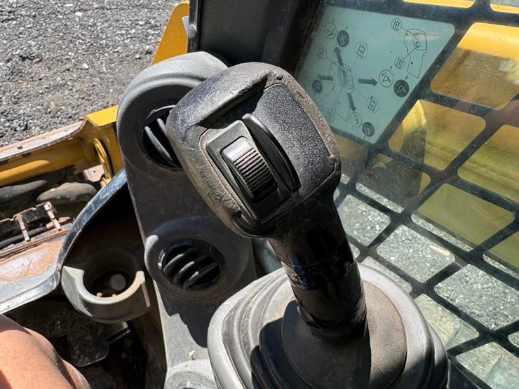 caterpillar-259d-image-25