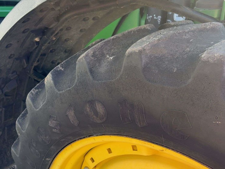 2011-john-deere-8260r-image-25
