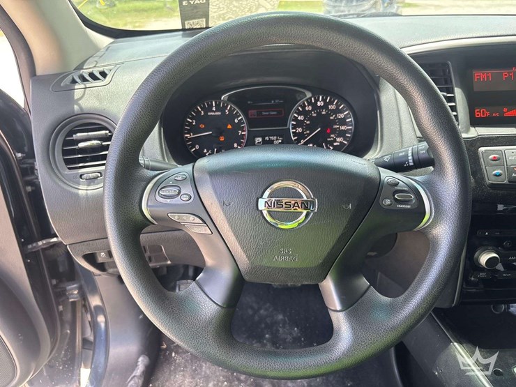 2015-nissan-pathfinder-image-13