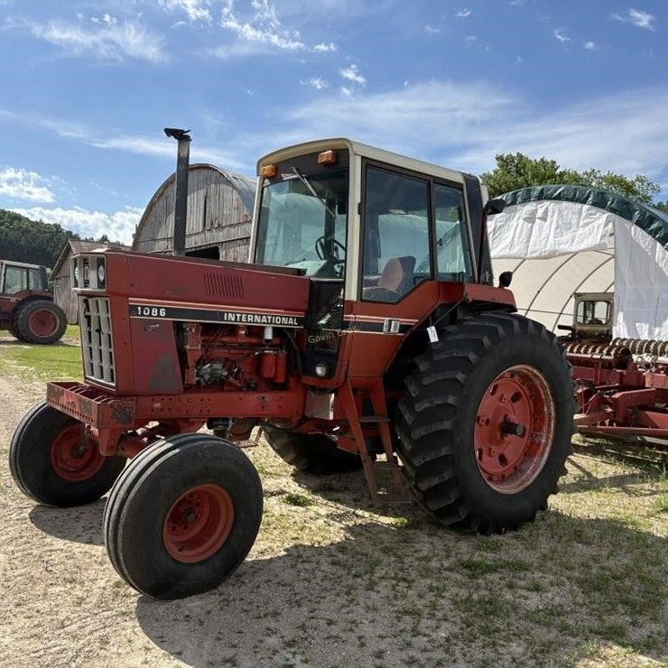 INTERNATIONAL 1086