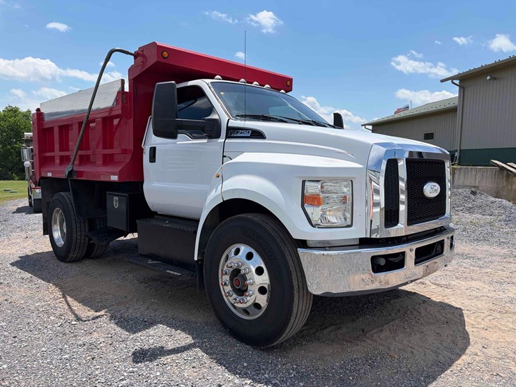 2017-ford-f750-image-3
