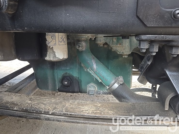 2015-volvo-vnl-image-51