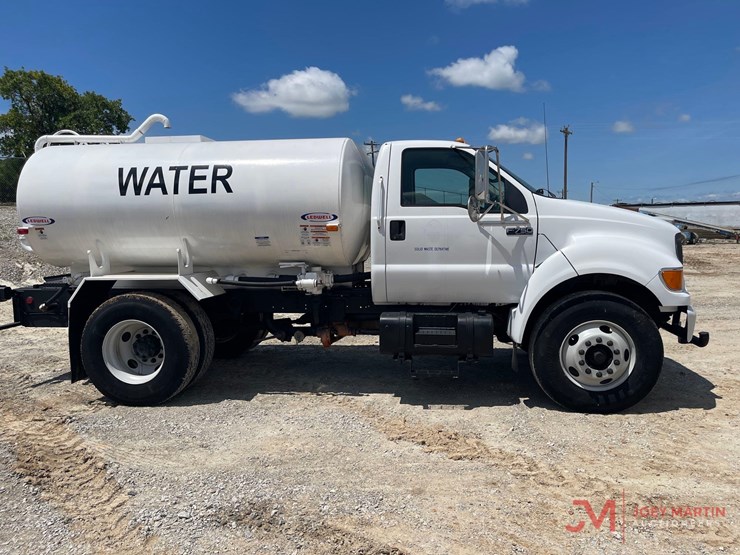2001-ford-f750-image-2