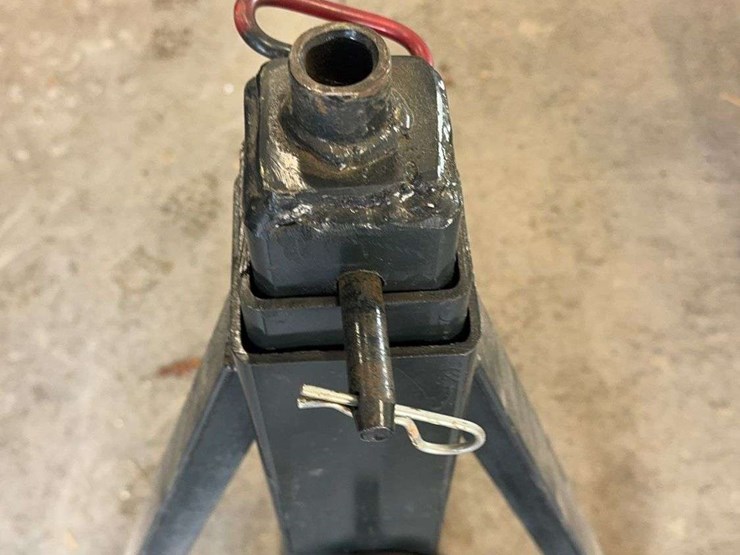 high-clearance-sprayer-jack---20-ton-air/hydraulic-bottle-jack---minimum-jack-height-50”-image-5