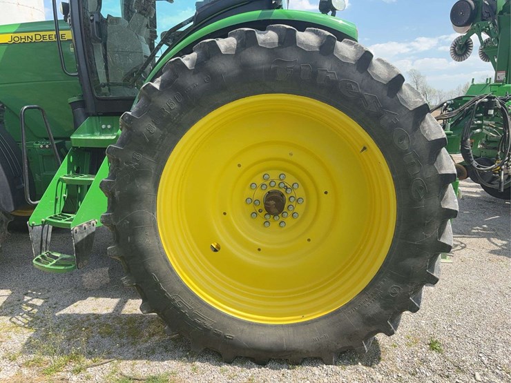 2013-john-deere-8285r-image-39