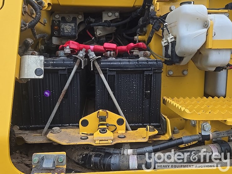 2022-komatsu-d61px-24-image-32