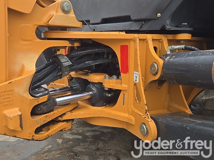 2019-case-580sn-image-30
