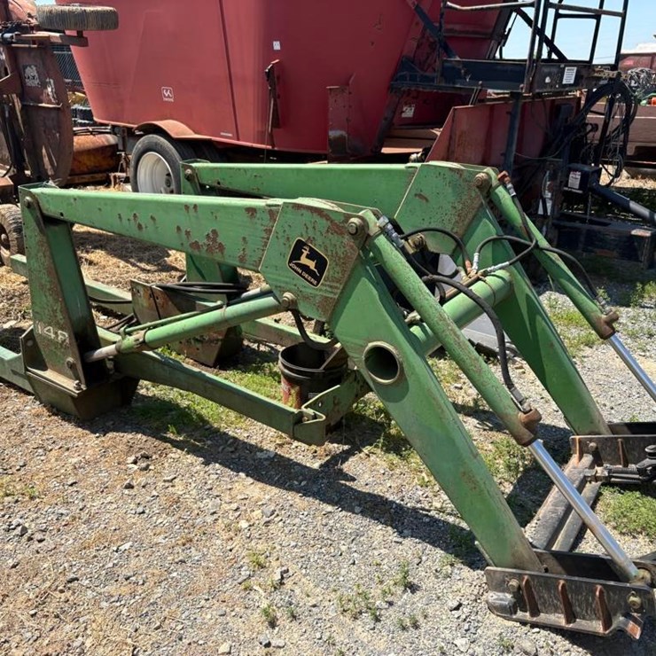 JOHN DEERE 148