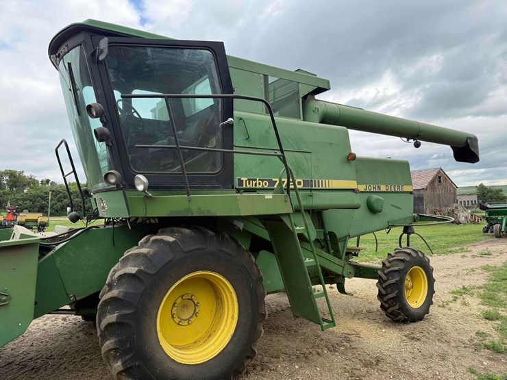1982-john-deere-7720-image-1