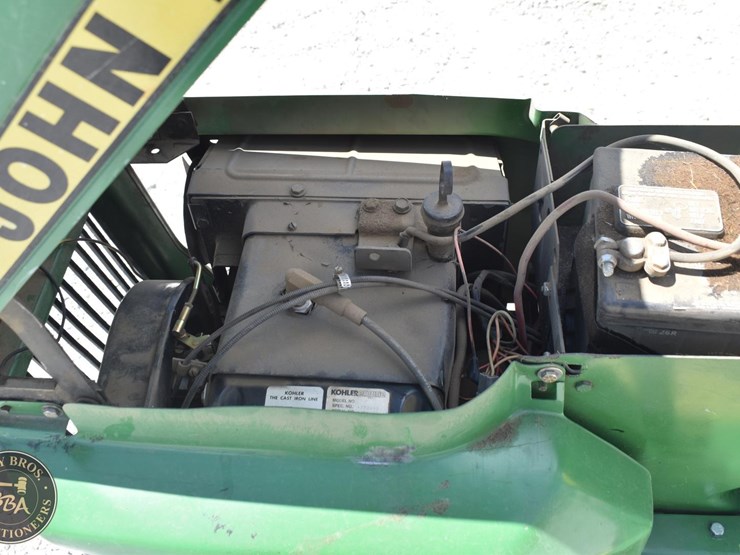john-deere-210-image-23