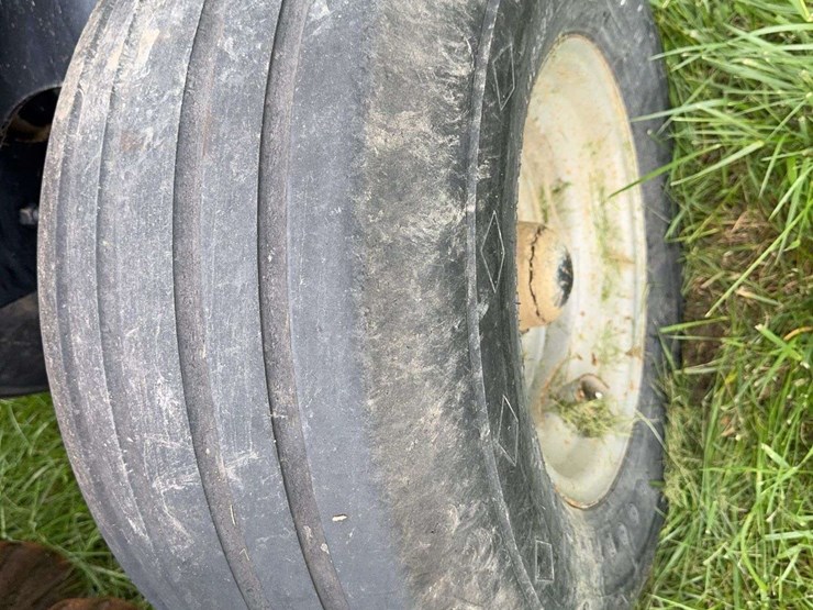 case-ih-330-image-73