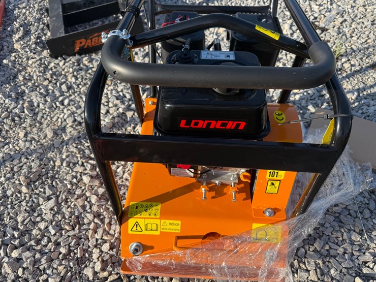 #84-•-pabreak-gas-powered-plate-compactor-image-1