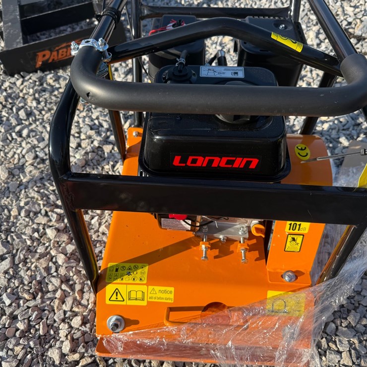 #84 • PABREAK GAS POWERED PLATE COMPACTOR