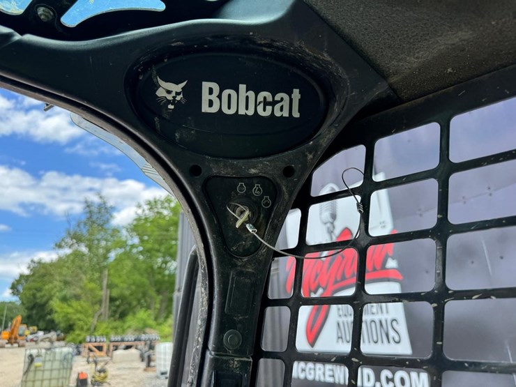 2022-bobcat-t550-image-24