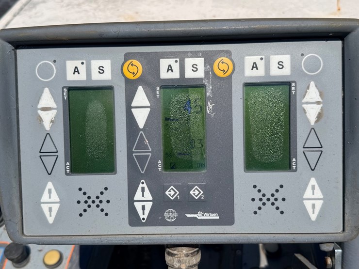 2011-wirtgen-w200-image-110