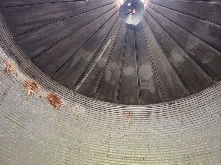 3200-bushel-grain-bin,-18ft,-with-fan,-3-phase,-floor-is-15-years-old,-electric-6''-unload,-buyer-removes-themselves-image-14