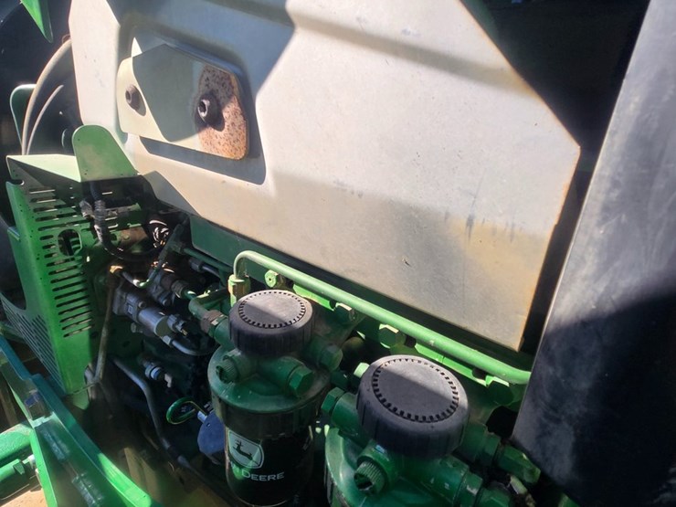 2010-john-deere-6115d-image-22