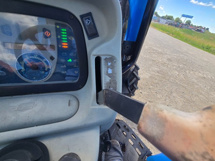 new-holland-t4030-image-30