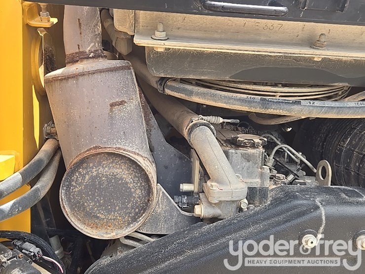 2011-caterpillar-257b3-image-33