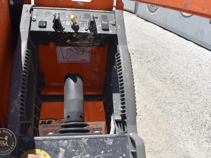 jlg-1230es-image-11