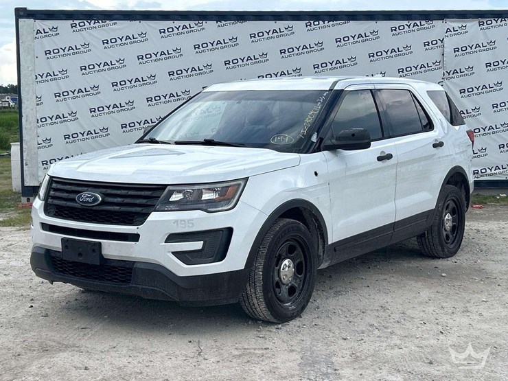 2016-ford-explorer-image-1