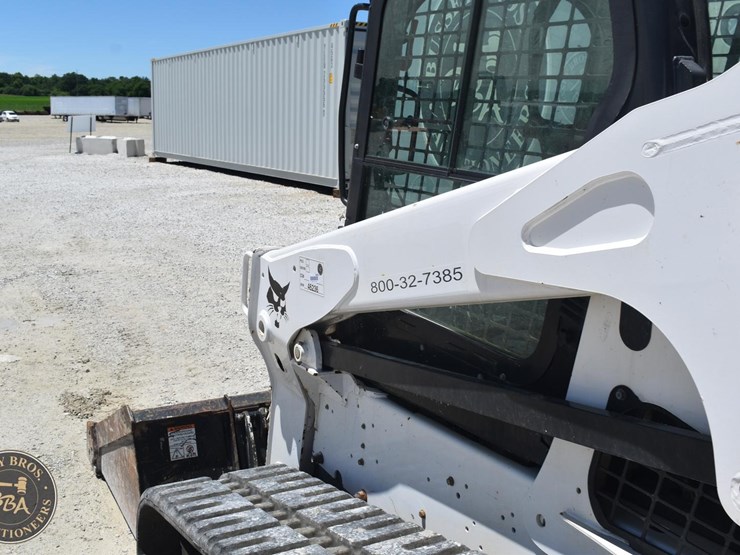 2022-bobcat-t740-image-17