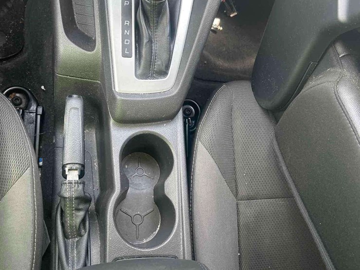 2012-ford-focus-sedan-image-16