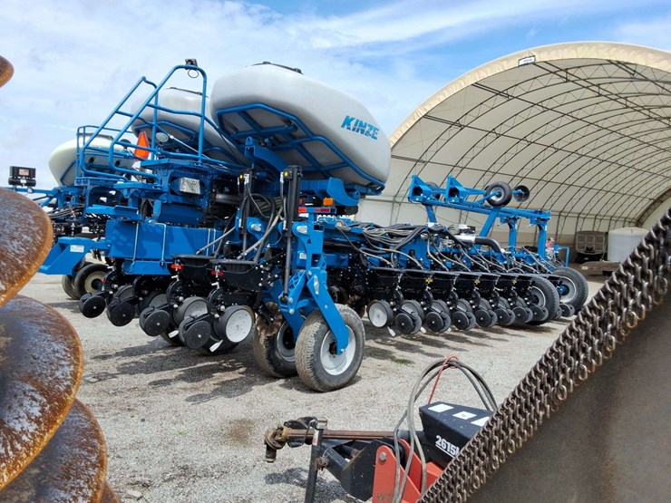 kinze-24-center-fill-planter,-30''-image-14
