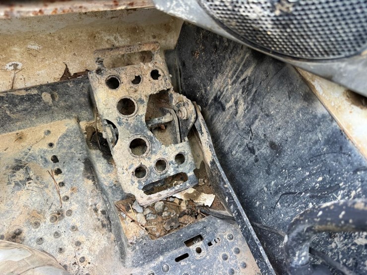 2022-bobcat-t550-image-29