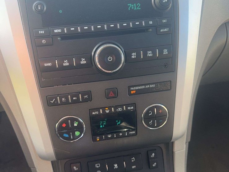 2012-chevrolet-traverse-image-38