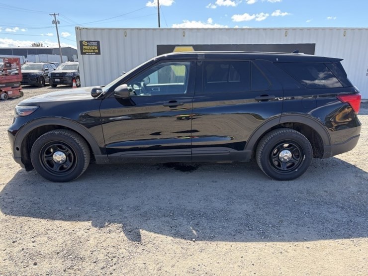 2020-ford-explorer-image-7