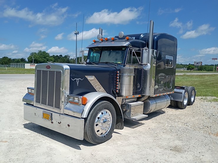 2005-peterbilt-379-image-1