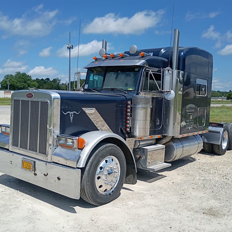 2005 PETERBILT 379