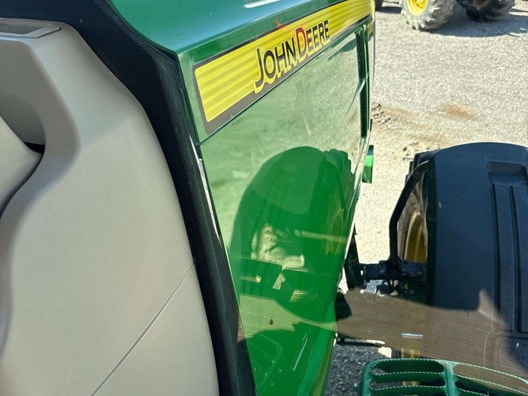 2011-john-deere-7260r-image-47