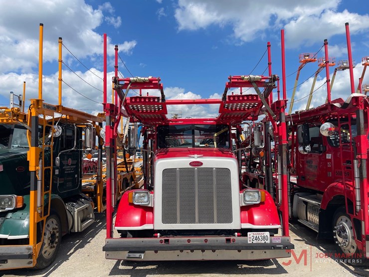 2016-peterbilt-365-image-1