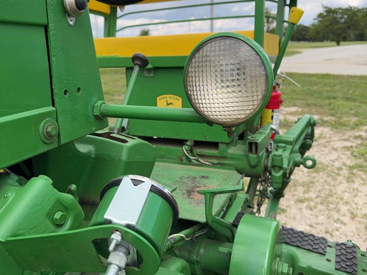 1956-john-deere-60-image-16