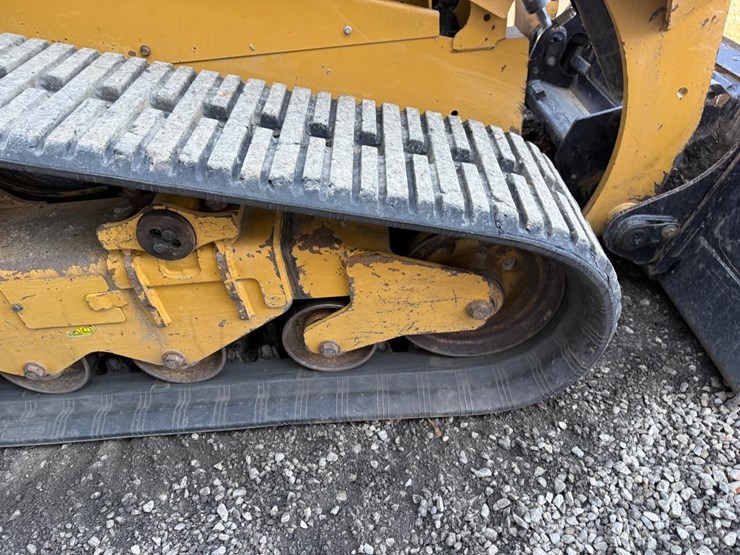 2021-caterpillar-259d3-image-15