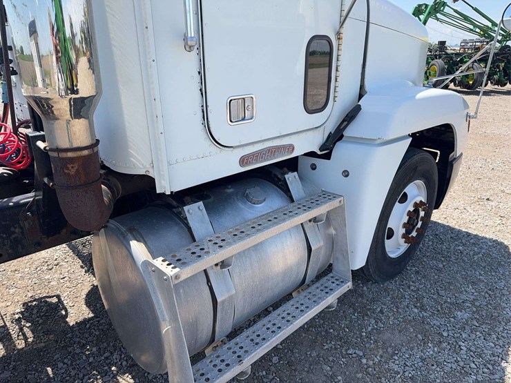 1996-fld-120-freightliner-day-cab-semi-image-20