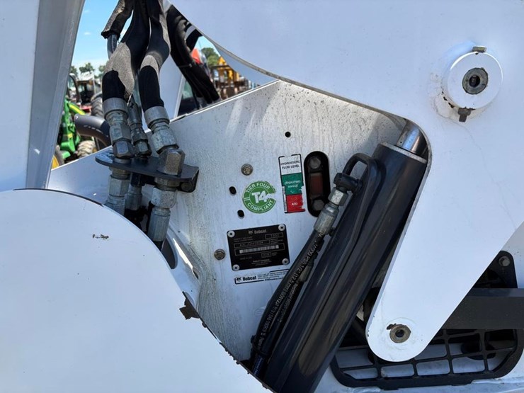 2015-bobcat-t650-image-17