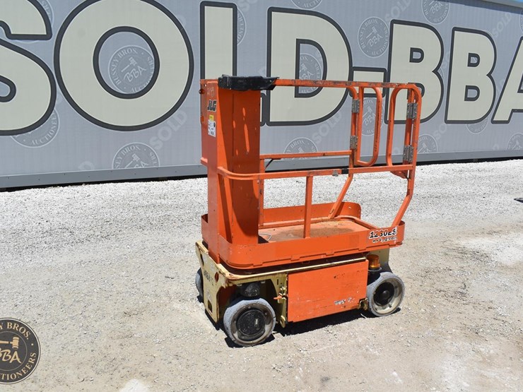 jlg-1230es-image-1