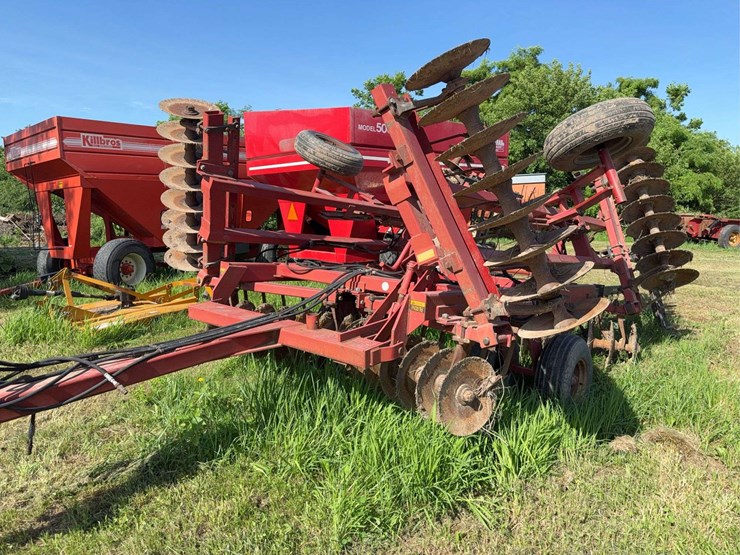 case-3900-18ft-disk,-3-bar-harrow,-17-1/2''-front-blades,-7-1/2''-spacing-image-3