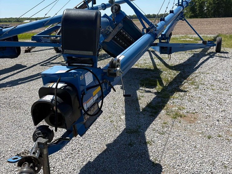 brandt-1070-swing-away-auger,-540-pto,-hyd.-winch-image-1