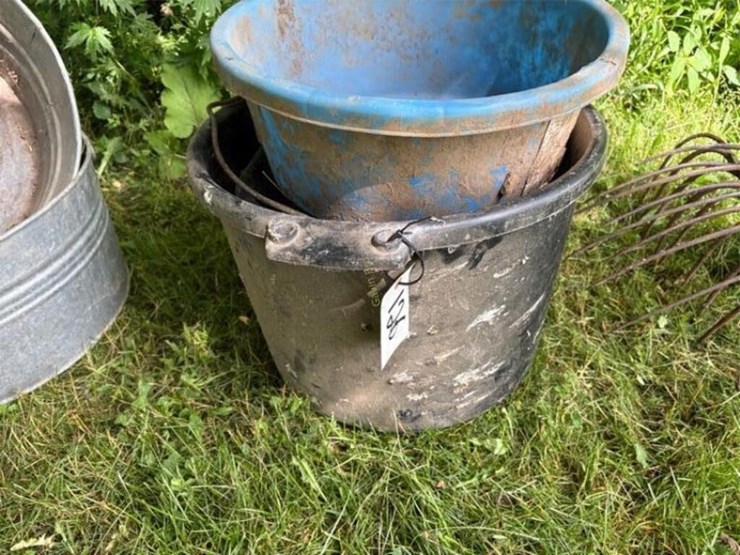 feed-pails-image-1