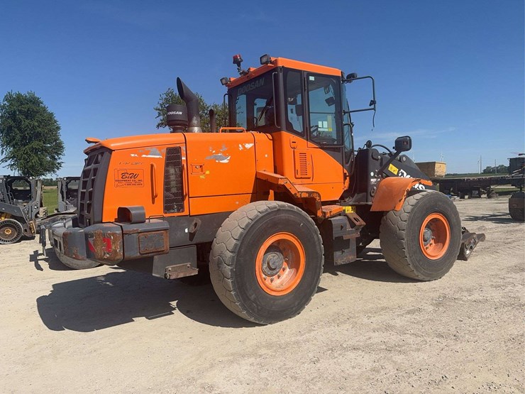 2021-doosan-dl220-5-image-9