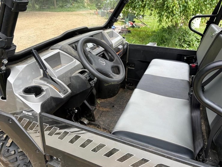 2020-kawasaki-mule-820-pro-fxr-utv-image-11
