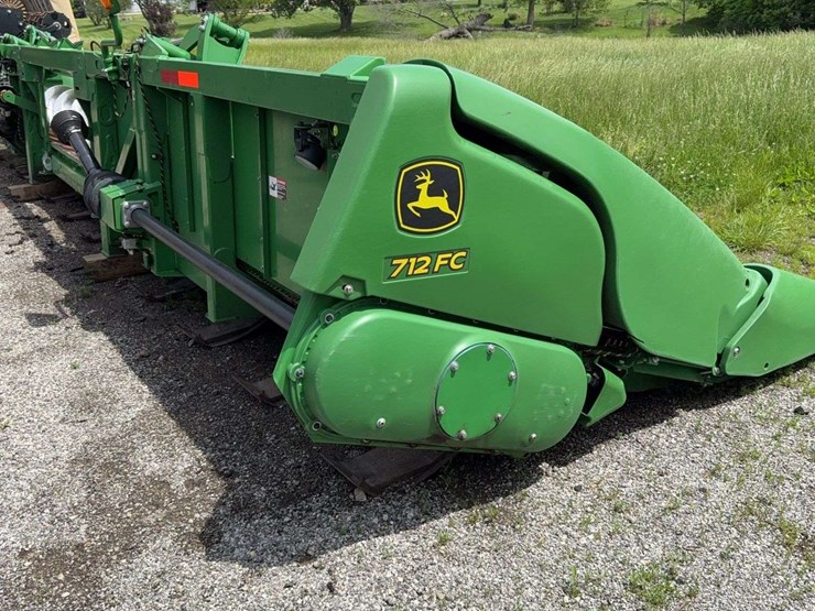 2018-john-deere-12-image-13