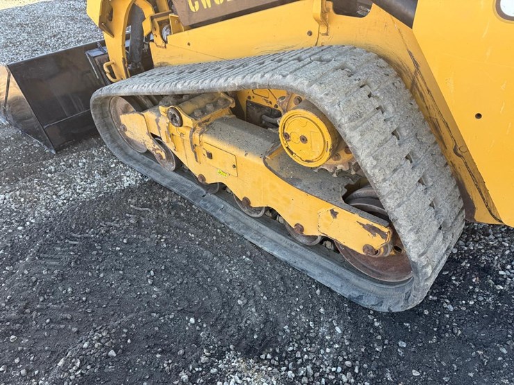 2023-caterpillar-259d3-image-17