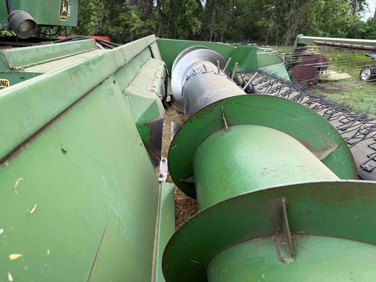 john-deere-212-image-6