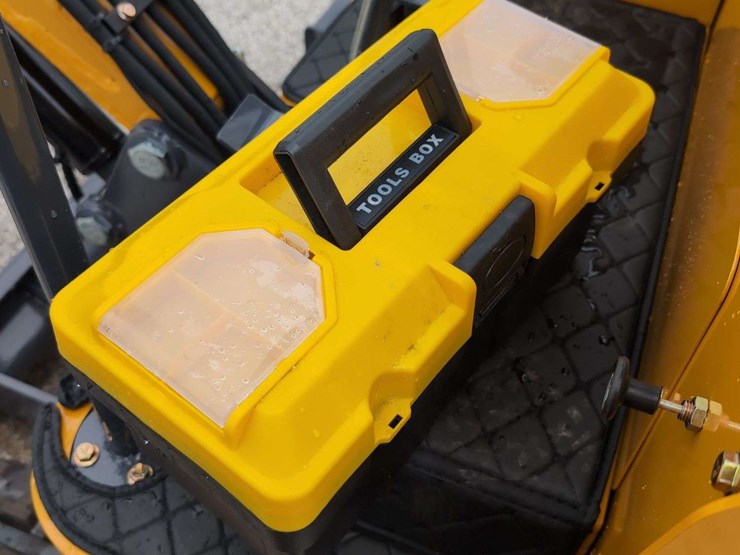 ats-mini-excavator-ats-rt15r--15hp---roof-damaged-image-10